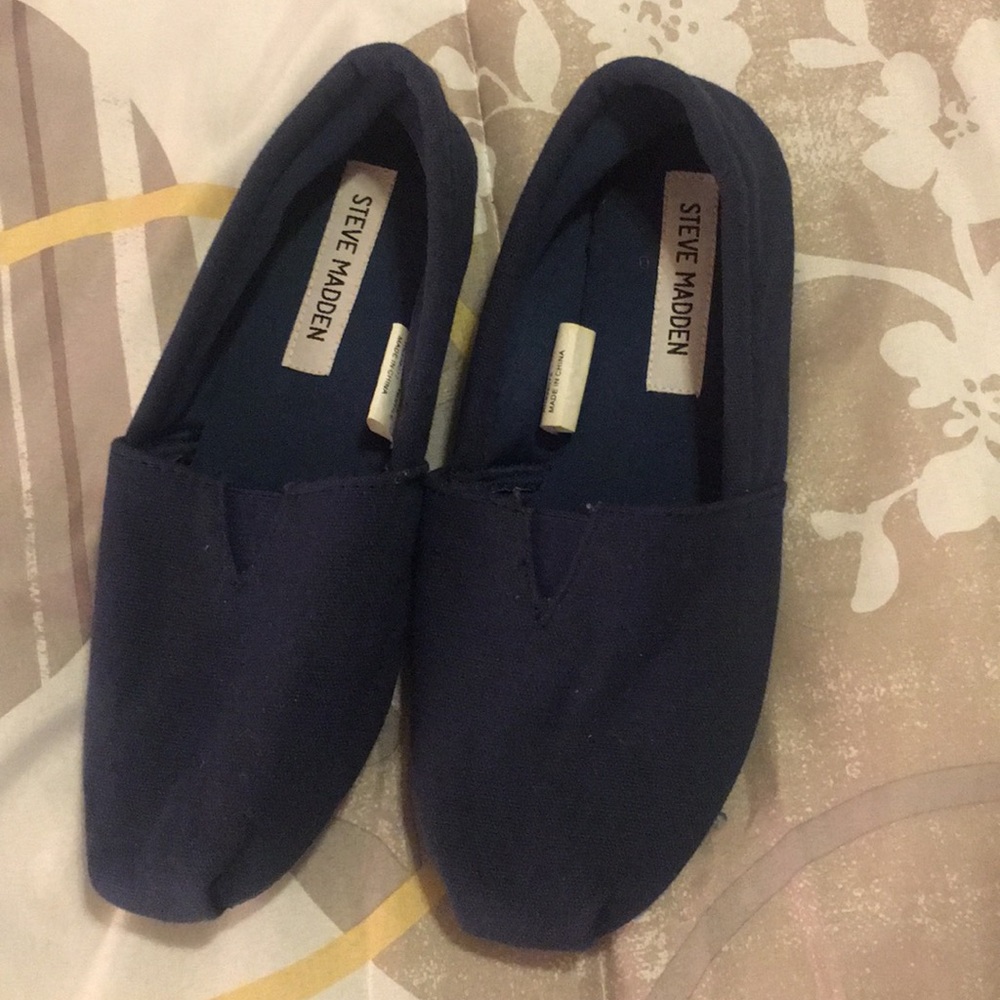 Steve Madden Toms Or Bobs Style Navy Slippers